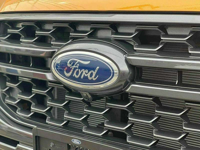 Ford Ranger Wildtrak 10AT 4X4 (Vàng Lux/ Đỏ Cam)