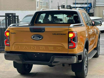 Ford Ranger Wildtrak 10AT 4X4 (Vàng Lux/ Đỏ Cam)