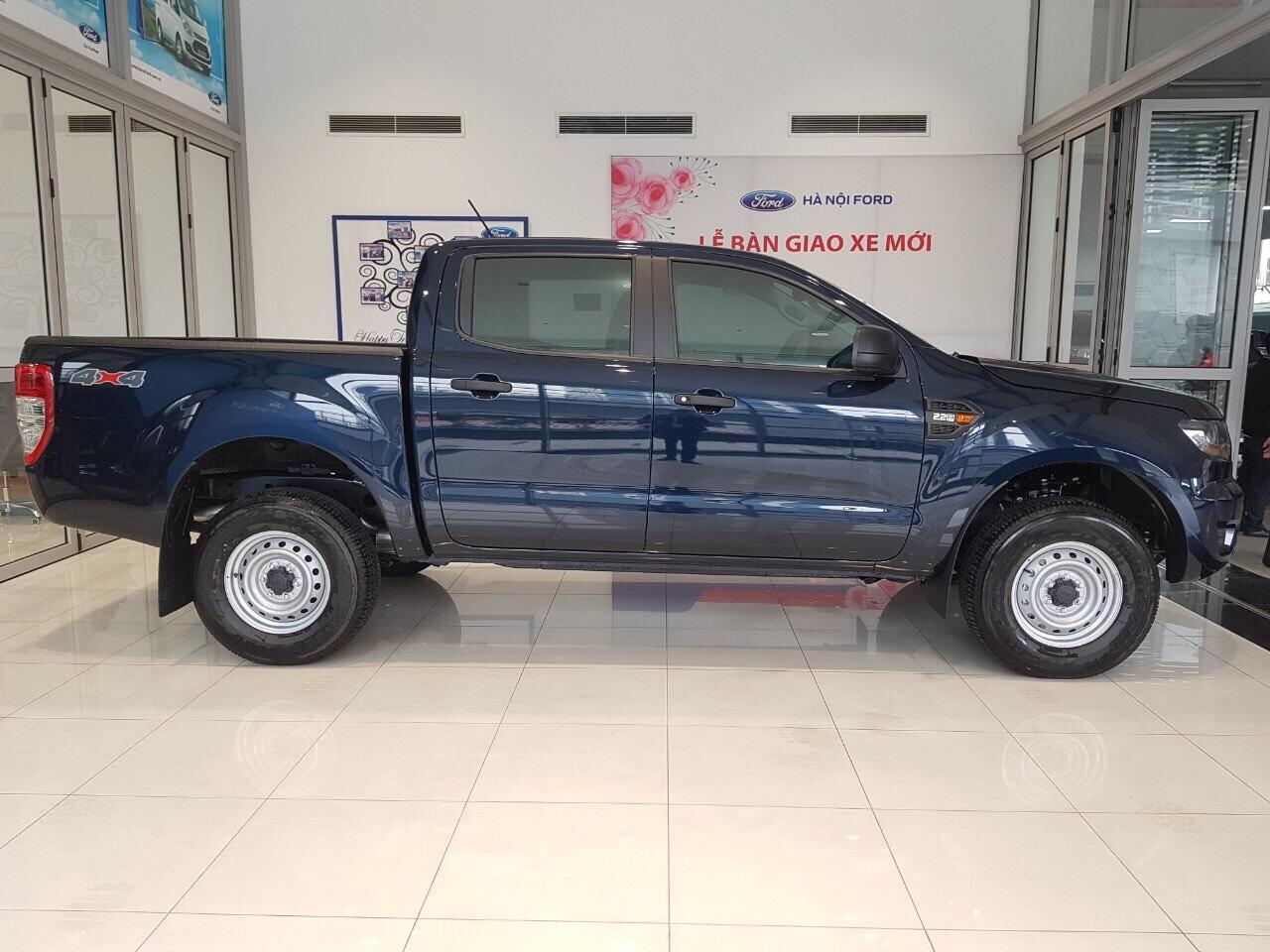 Phong cách thiết kế Kinetic mang đến cho chiếc xe Ford Ranger rắn rỏi với những đường nét khí động học hoàn hảo và tinh tế Phong cách thiết kế Kinetic mang đến cho chiếc xe Ford Ranger rắn rỏi với những đường nét khí động học hoàn hảo và tinh tế