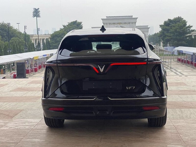 VinFast VF7 Eco