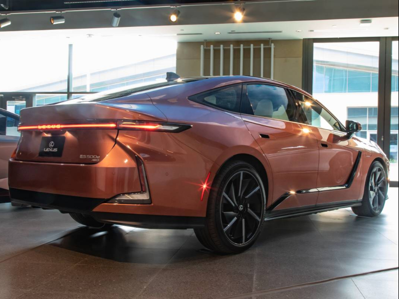 Lexus ES 500e