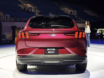 Ford Mustang Mach-E Premium AWD