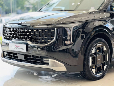 New KIA Carnival 2.2D Premium 7S