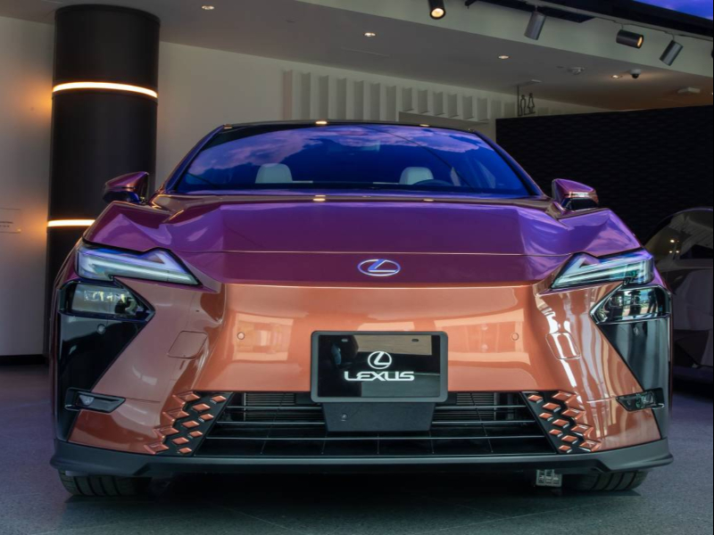 Lexus ES 500e