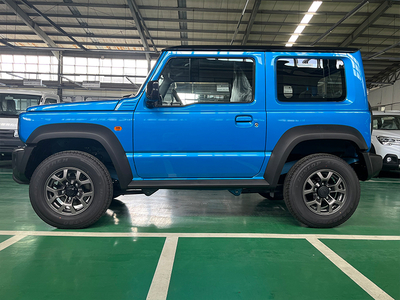 Suzuki Jimny (2 tông màu)