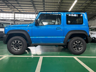 Suzuki Jimny (2 tông màu)