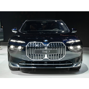 BMW 735i Pure Excellence 2023