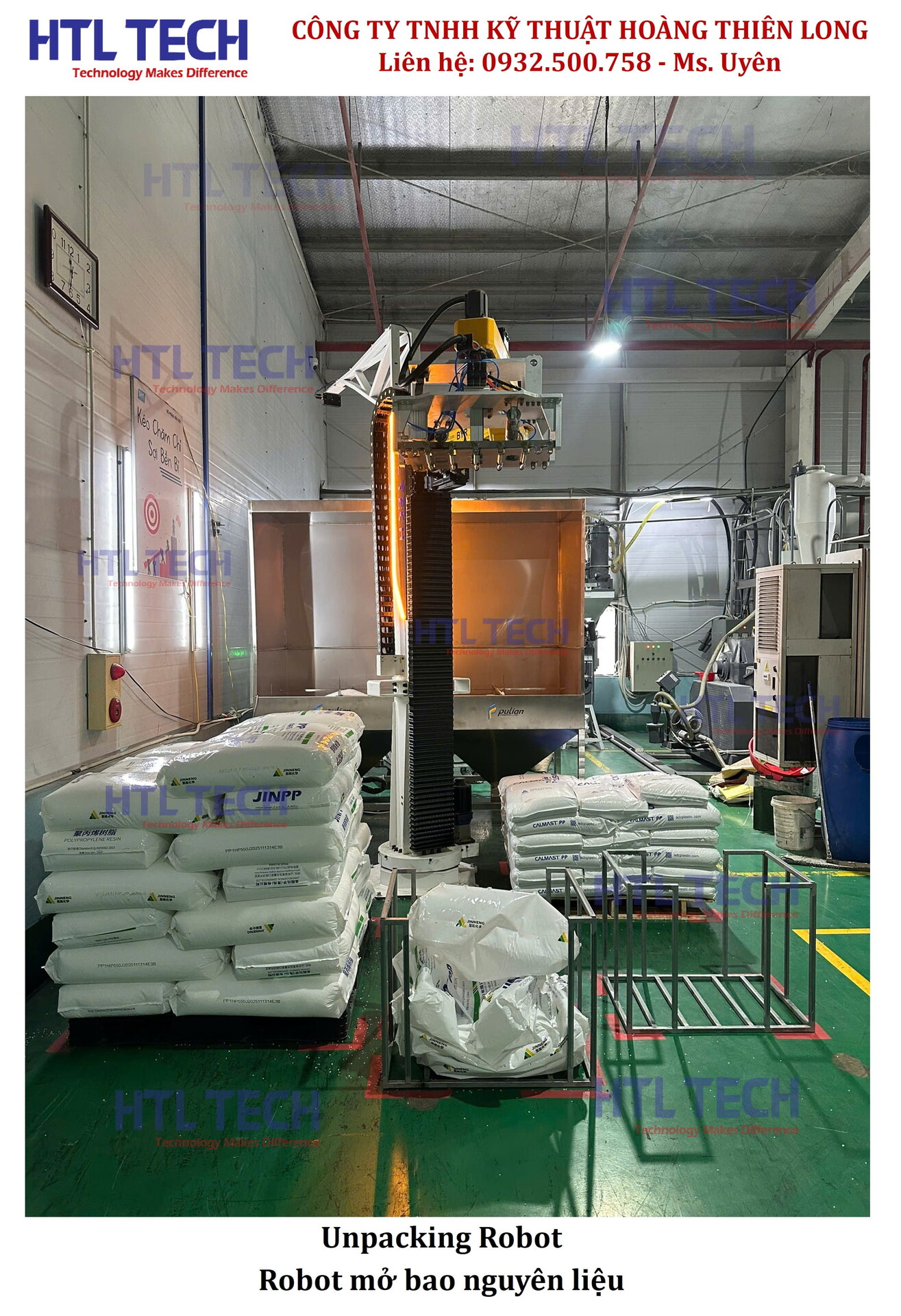 Robot gắp xả bao nguyên liệu