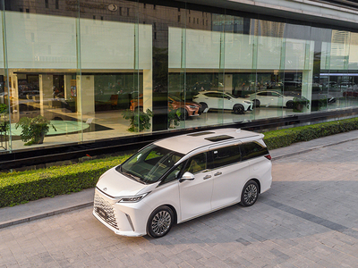 Lexus LM500H (6 Chỗ)