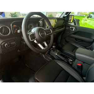 Jeep Wrangler Sahara
