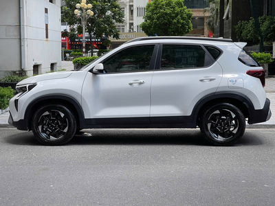 New KIA Sonet 1.5L AT