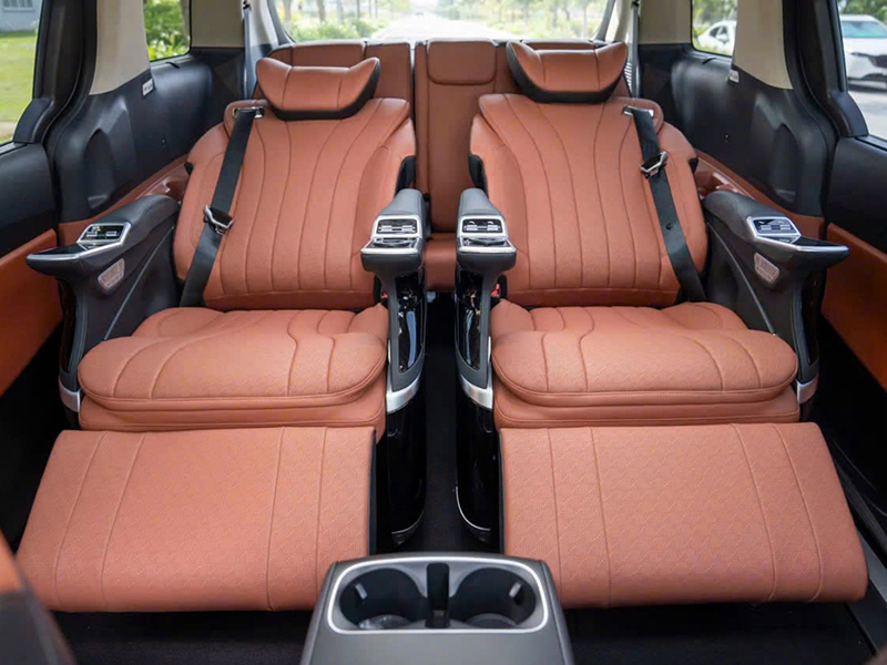 New KIA Carnival 1.6 Turbo Hybrid Signature 7S (Hàng ghế 2 VIP)