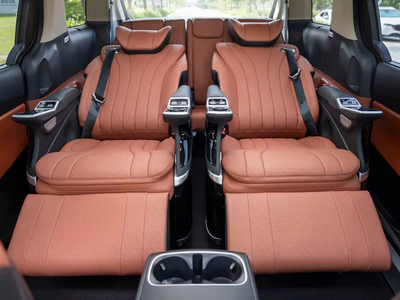 New KIA Carnival 1.6 Turbo Hybrid Signature 7S (Hàng ghế 2 VIP)