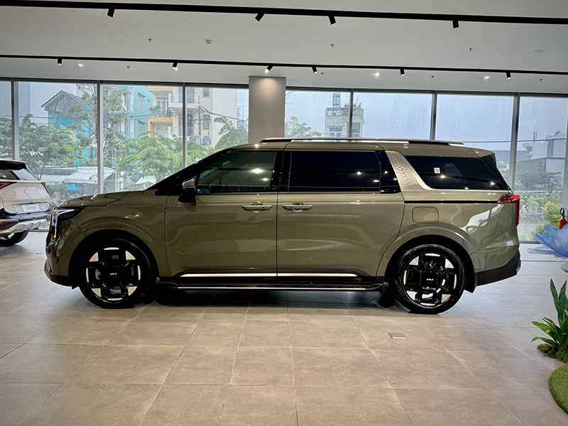 New KIA Carnival 2.2D Premium 8S