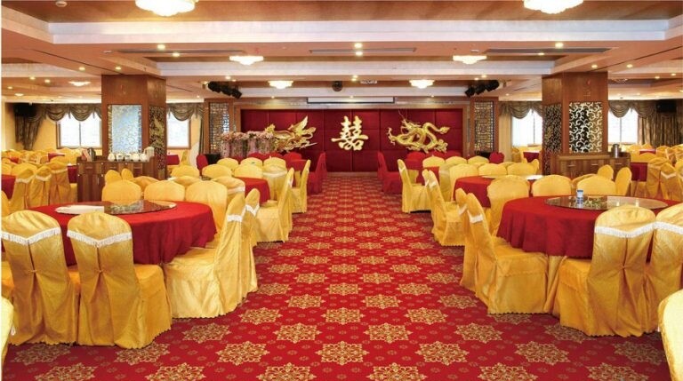 Công trình nhà hàng lớn sử dụng thảm trải sàn Đà nẵng với dòng thảm hoa văn