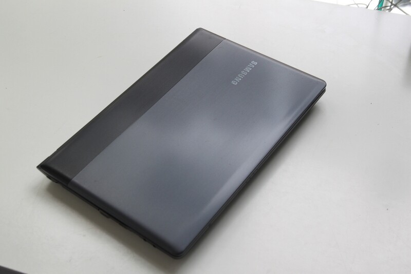 SAMSUNG NP300E4Z Core i3-2350M~2.3GHz Ram 2G HDD 320GB 14