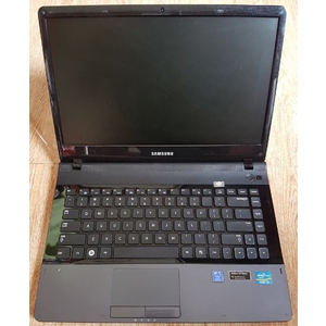 SAMSUNG NP300E4Z || i3-2350M~2.3GHz || Ram 2G/HDD 320G || 14