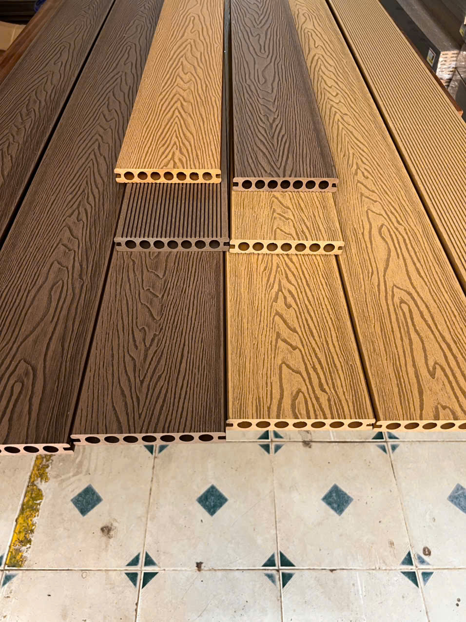 Sàn gỗ lỗ tròn ngoài trời vân 3D LW.140H25-3D