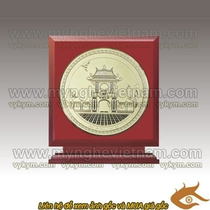 Sản xuất và khắc logo, tên công ty lên đĩa làm quà tặng