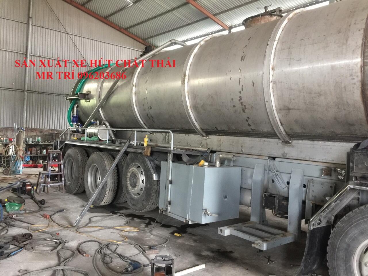 Xe hút chất thải 5 chân howo chở 20 khối