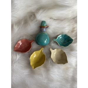 Set Lọ Và Chiếc Lá Bằng Gốm
