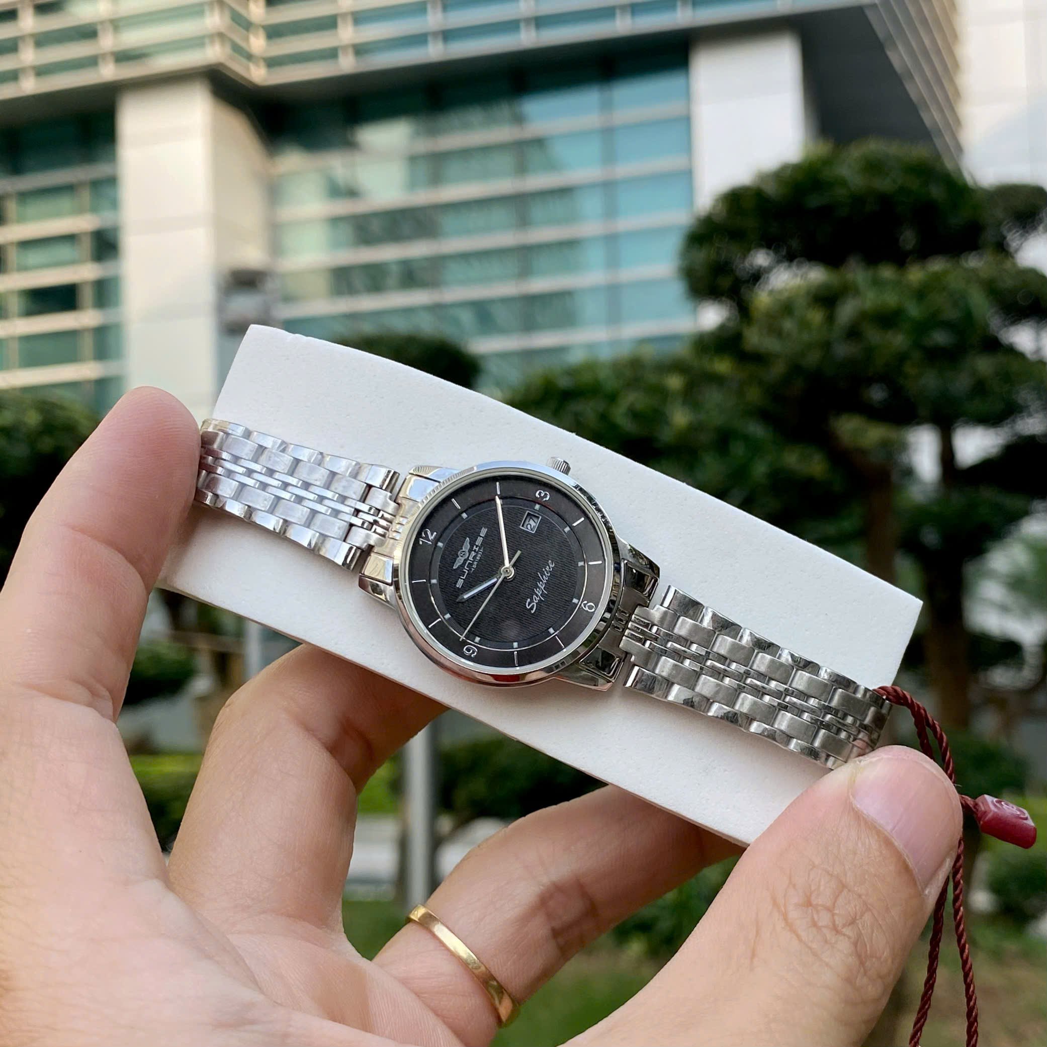 Đồng Hồ Nữ Sunrise SL8931.1101 – Duyên Dáng và Thanh Lịch