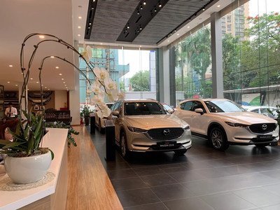 Showroom bán hàng và sửa chữa Mazda Láng Hạ