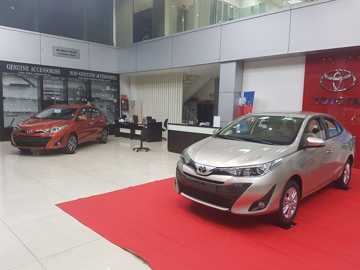 phòng trưng bày xe toyota giải phóng
