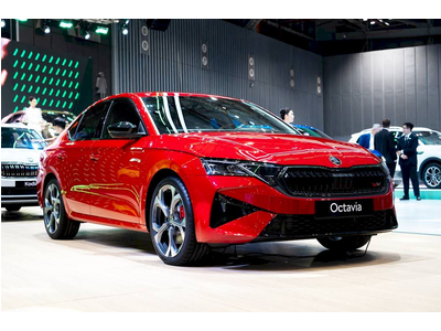 Skoda Octavia RS 2025 – Sedan 2.0 TSI Thể Thao Chuẩn Châu Âu