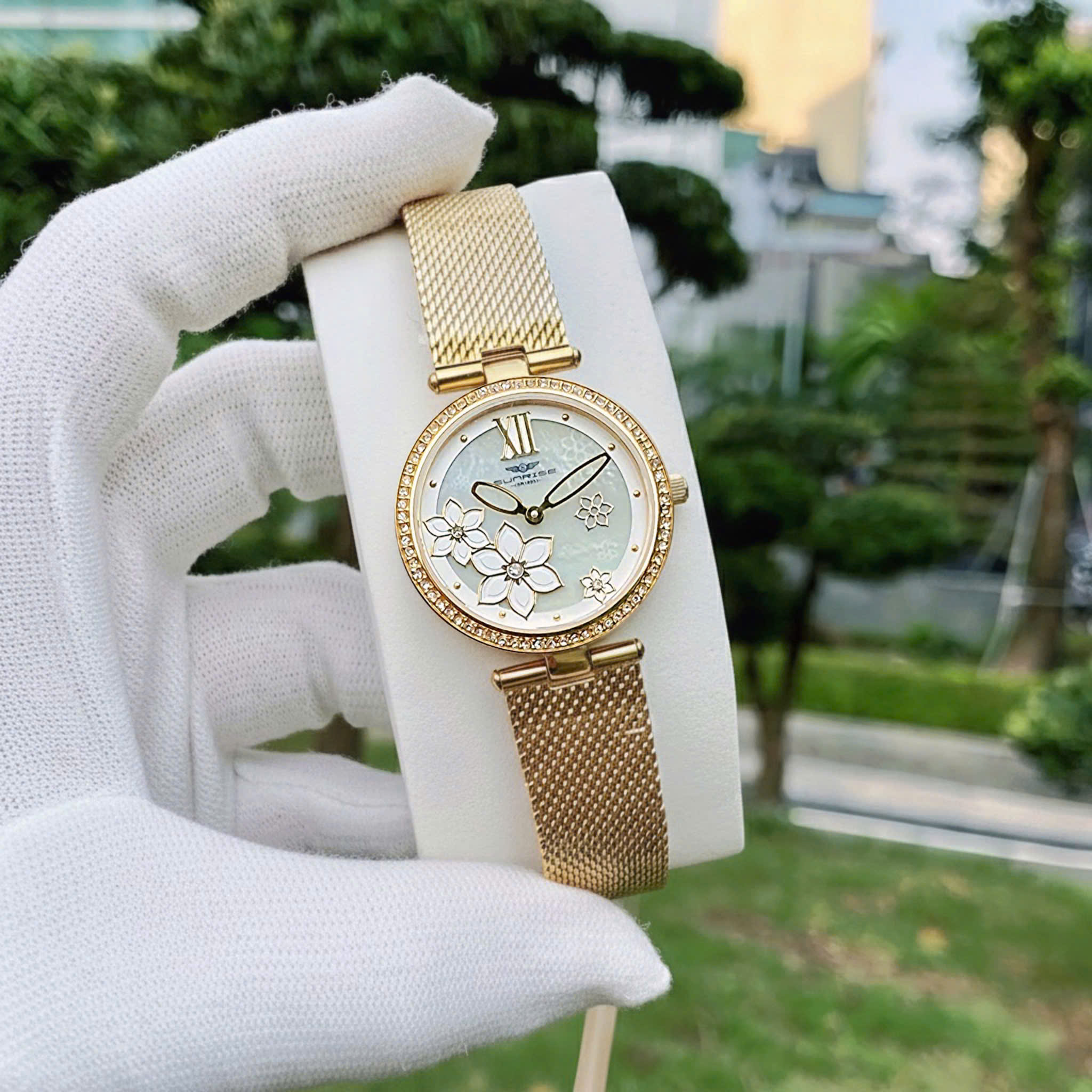 Đồng Hồ Nữ Sunrise SL2861.1401 – Duyên Dáng và Thanh Lịch