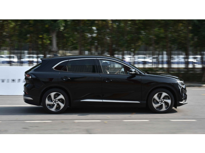 So sánh chi phí sử dụng xe điện VinFast VF 8 và xe xăng