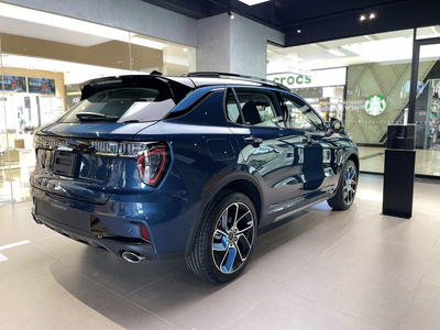 So sánh Lynk&Co 01 hyper và 01 hyper pro