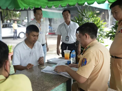 So sánh mức phạt vi phạm giao thông theo Nghị định 100 và 168