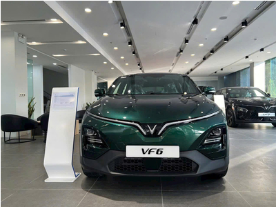 So sánh VF 7 Eco và VF 6 Plus: Nên Lựa Chọn Ông Lớn C-SUV Hay Vua Tiện Nghi B-SUV?