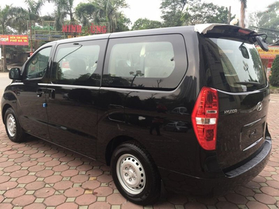 Hyundai Starex Van 6 Chỗ Dầu