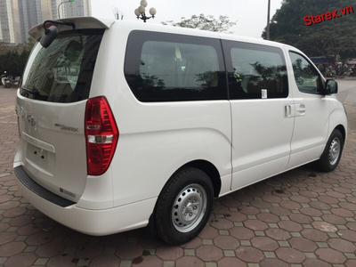 Hyundai Starex Van 9 Chỗ Dầu