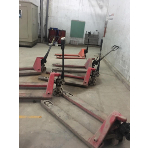 Sửa lô xe nâng tay của kho Thanh Long tại Tầm Vu Long An