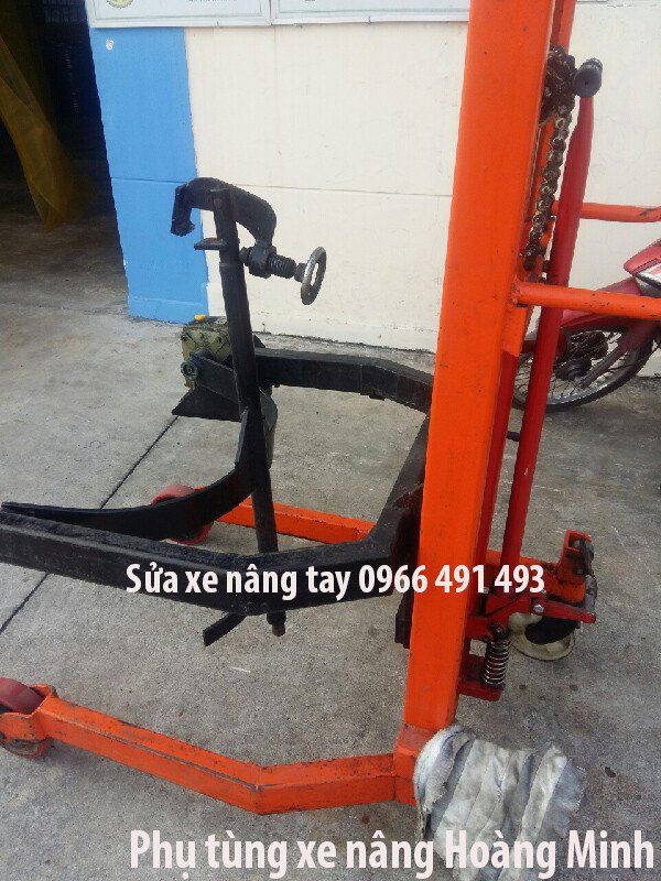 SỬA CHỮA XE NÂNG TAY- PHỤC HỒI BƠM BEN XE NÂNG