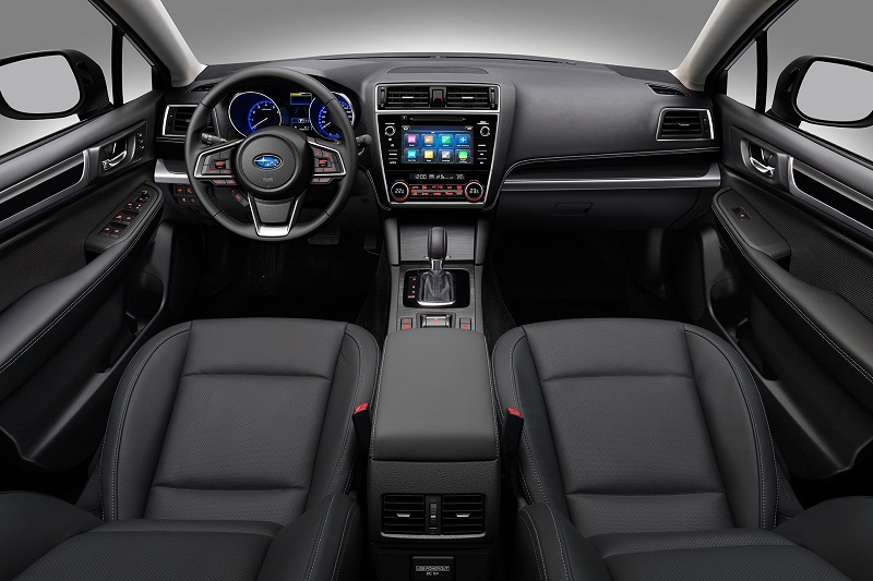 Khoang ghế lái Subaru Outback mang lại cảm giác thể thao