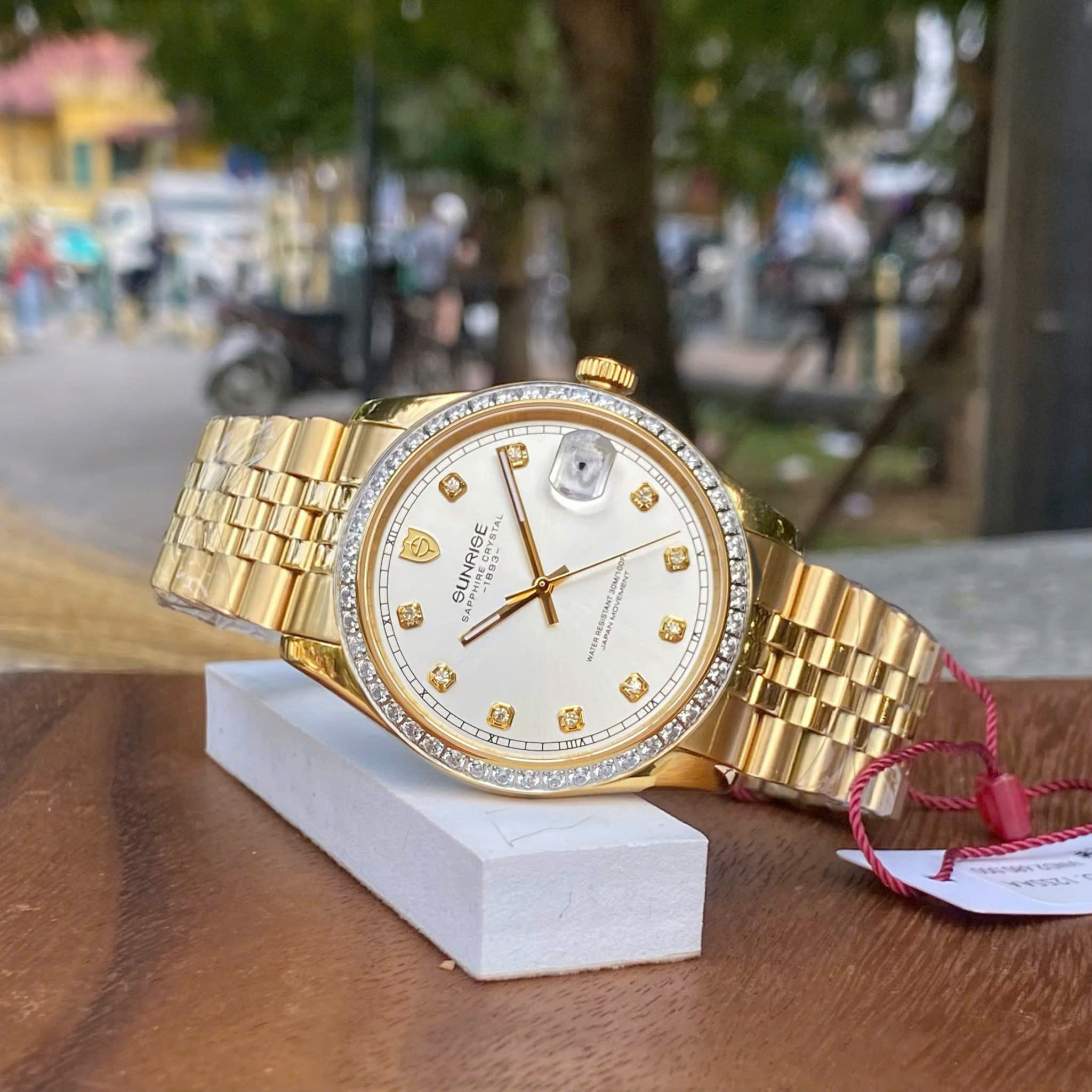 Sunrise 1255AA: Tuyệt Phẩm Tiểu Rolex – Đẳng Cấp Quý Ông Thành Đạt