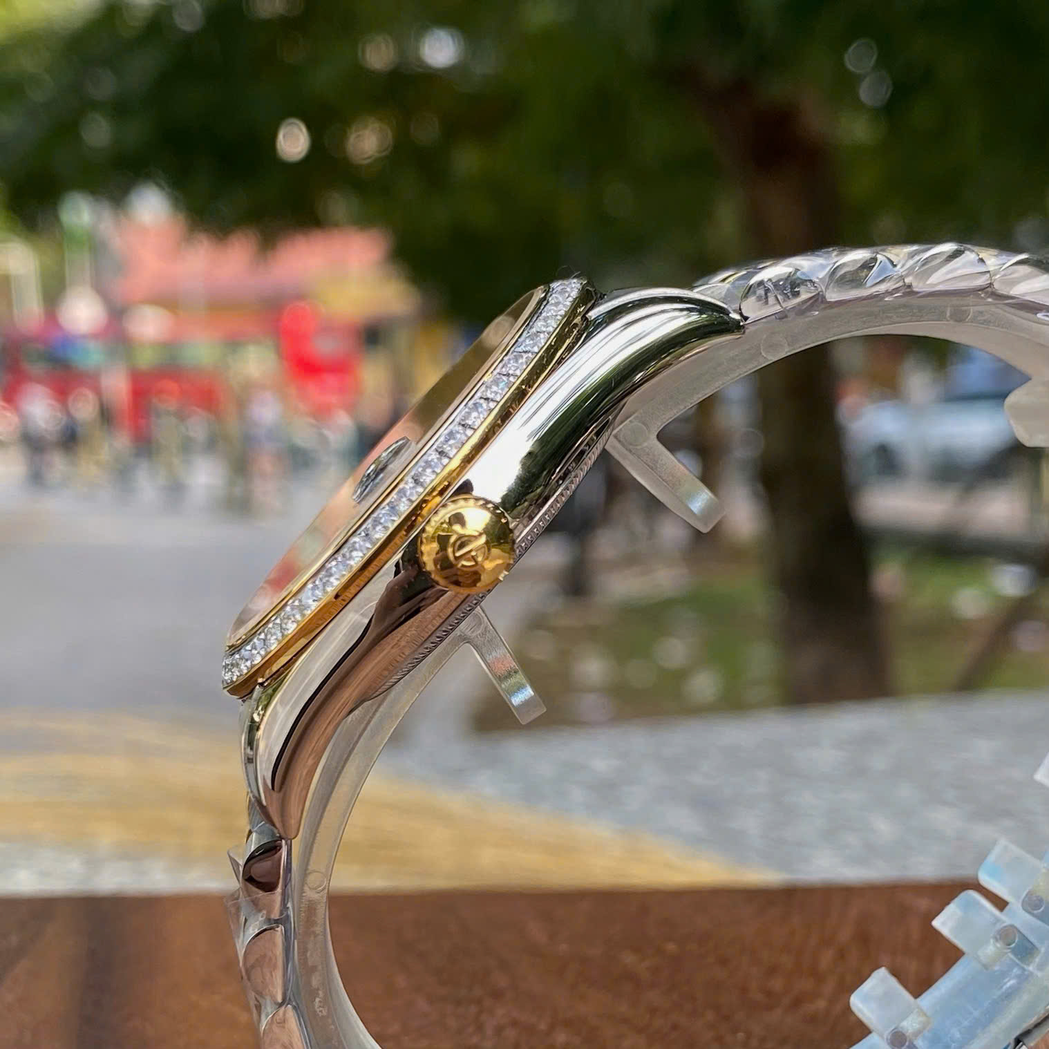 Sunrise 1255AA: Tuyệt Phẩm Tiểu Rolex – Đẳng Cấp Quý Ông Thành Đạt