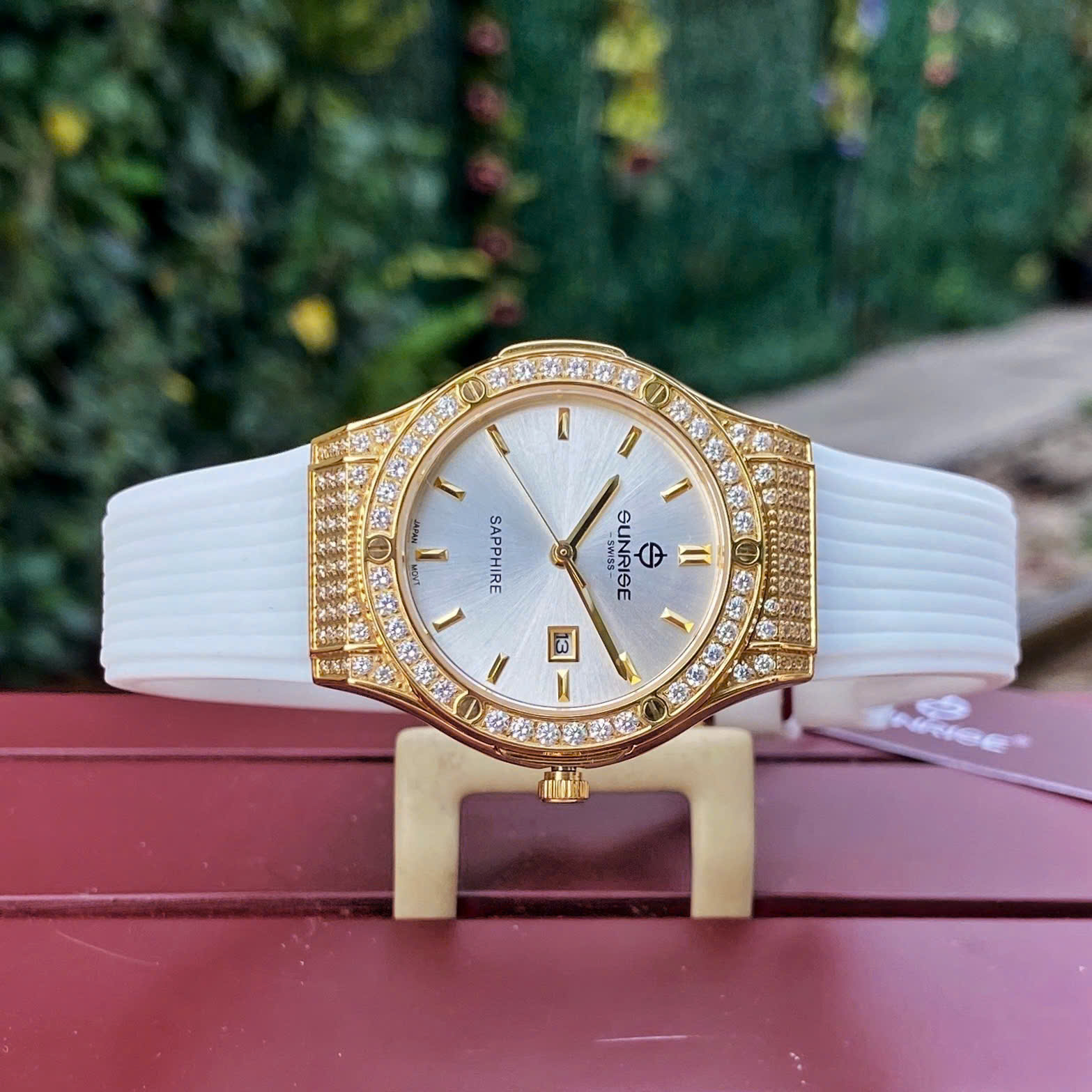 Đồng Hồ Nữ Sunrise 1310CA Vàng Lấp Lánh - Kính Sapphire, Dây Cao Su, Dễ Phối Đồ
