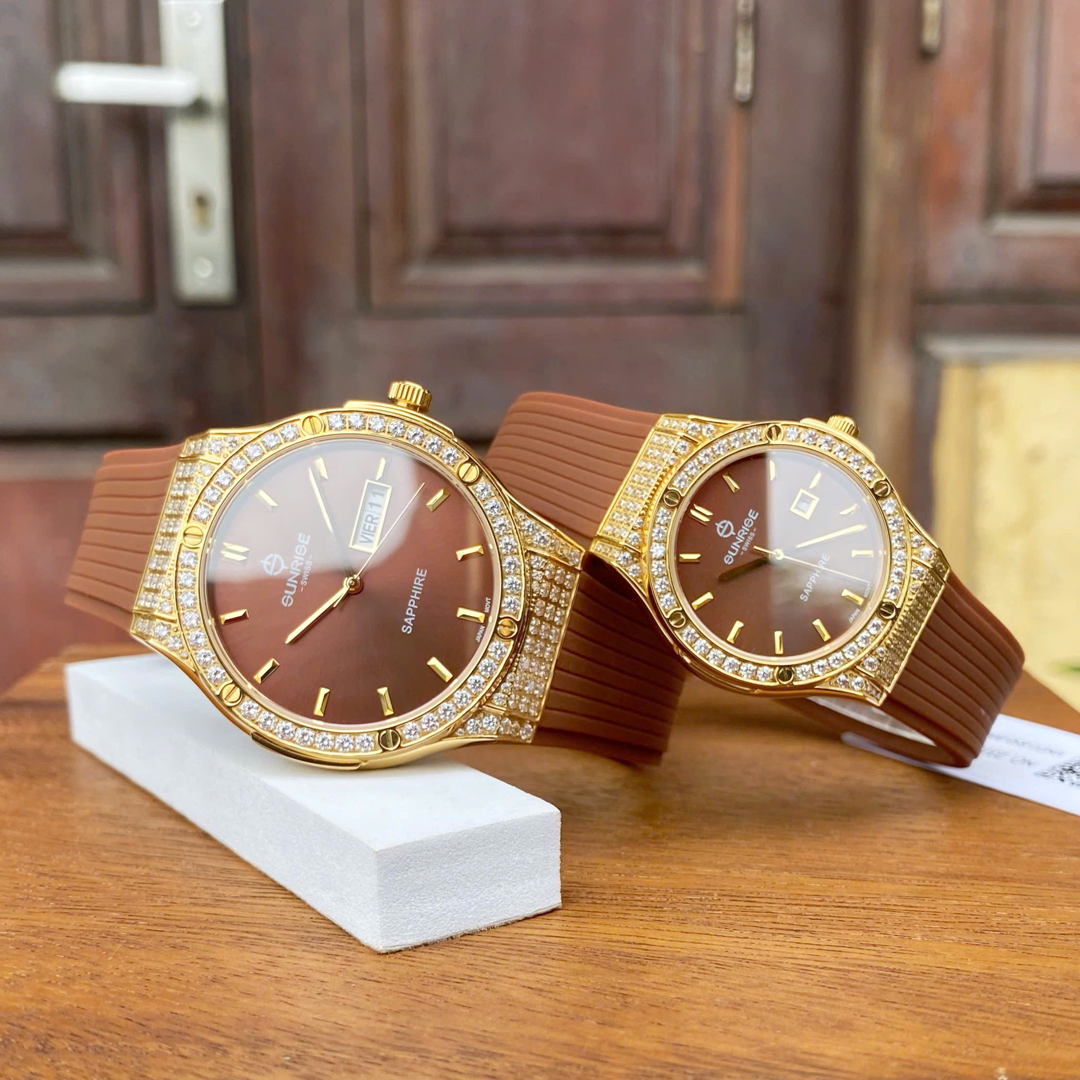 Cặp Đôi Sunrise 1310CA - Biểu Tượng Tình Yêu Thượng Lưu & Thời Trang