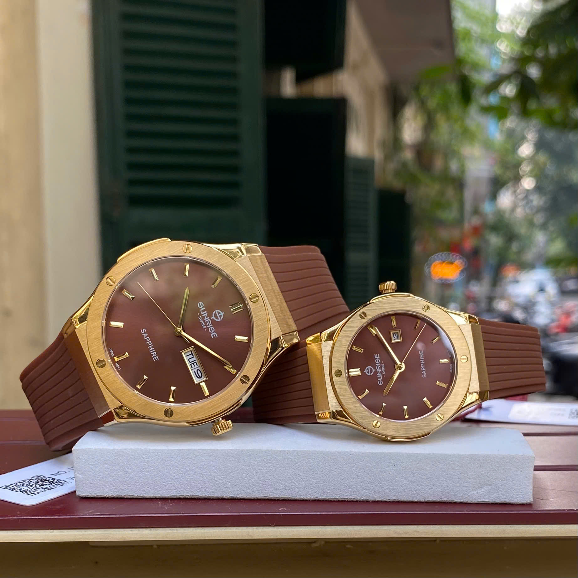 Đồng hồ tình nhân Sunrise 1310JA nổi bật với phong cách Luxury Sport Watch