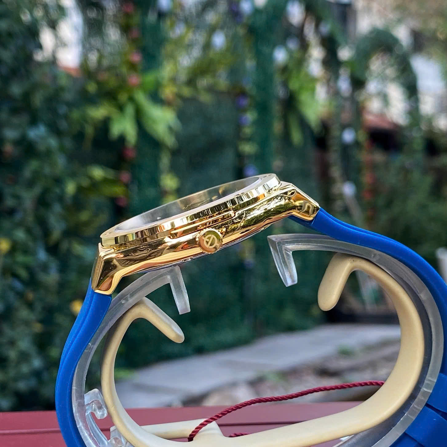 Đồng hồ tình nhân Sunrise 1310JA nổi bật với phong cách Luxury Sport Watch