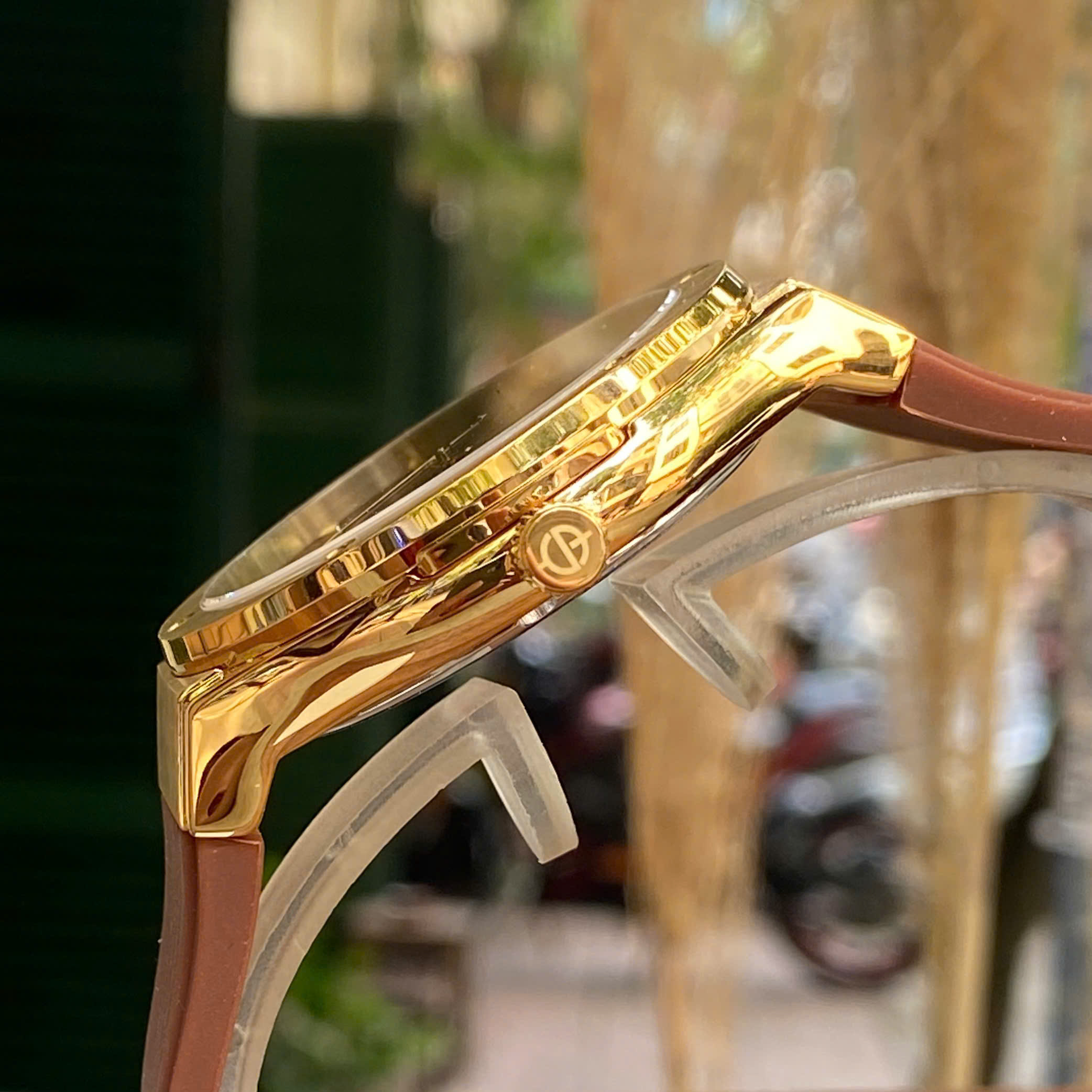 Đồng Hồ Nữ Sunrise 1310JA - Tiểu Hublot Cá Tính