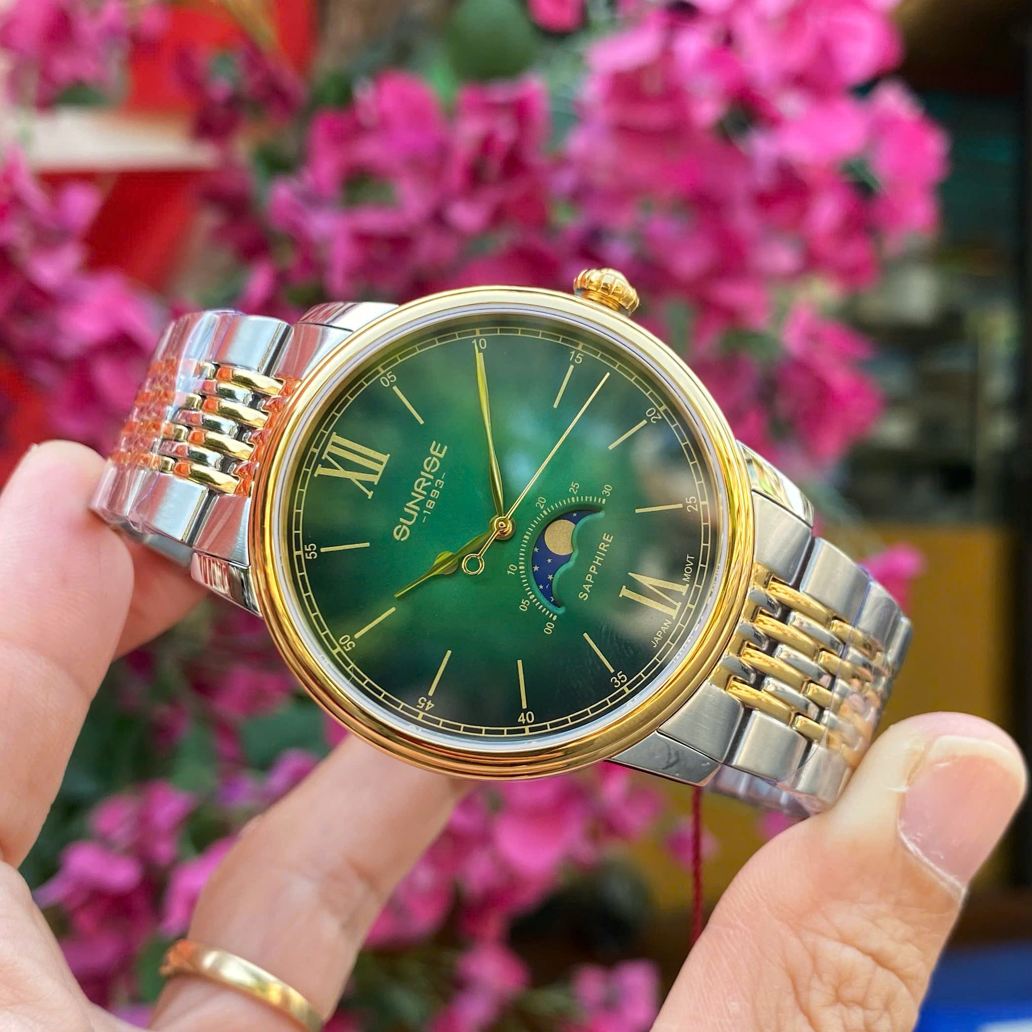 Đồng Hồ Nam Sunrise 1346SA: Sắc Xanh Lục Bảo Đẳng Cấp & Sang Trọng