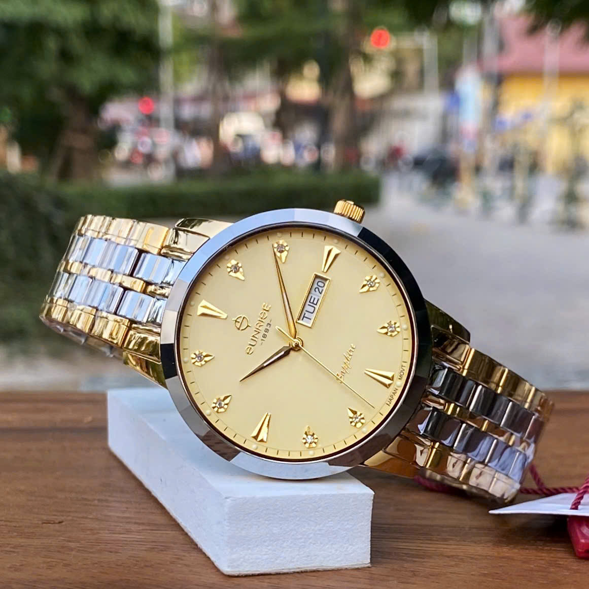 Sunrise 1351SA: Đẳng Cấp Đồng Hồ Nam Niềng Đá Ceramic – Bền Bỉ & Thời Thượng