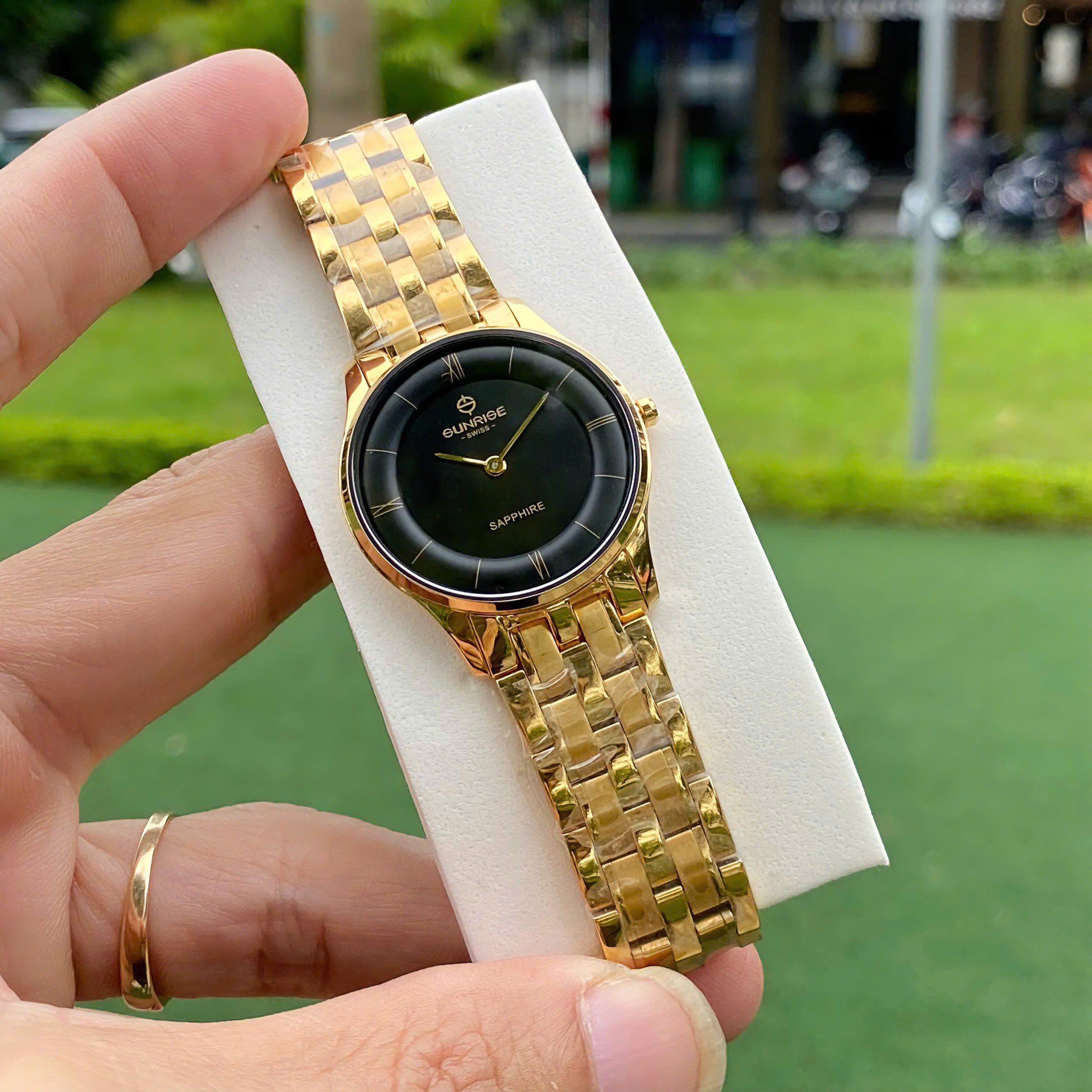 Đồng Hồ Nữ Sunrise Siêu Mỏng 2126SA Chính Hãng