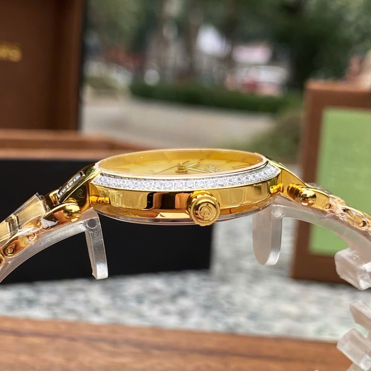 Đồng Hồ Nữ Sunrise 2209AB: Vẻ Đẹp Sang Trọng, Tỏa Sáng Mọi Góc Nhìn